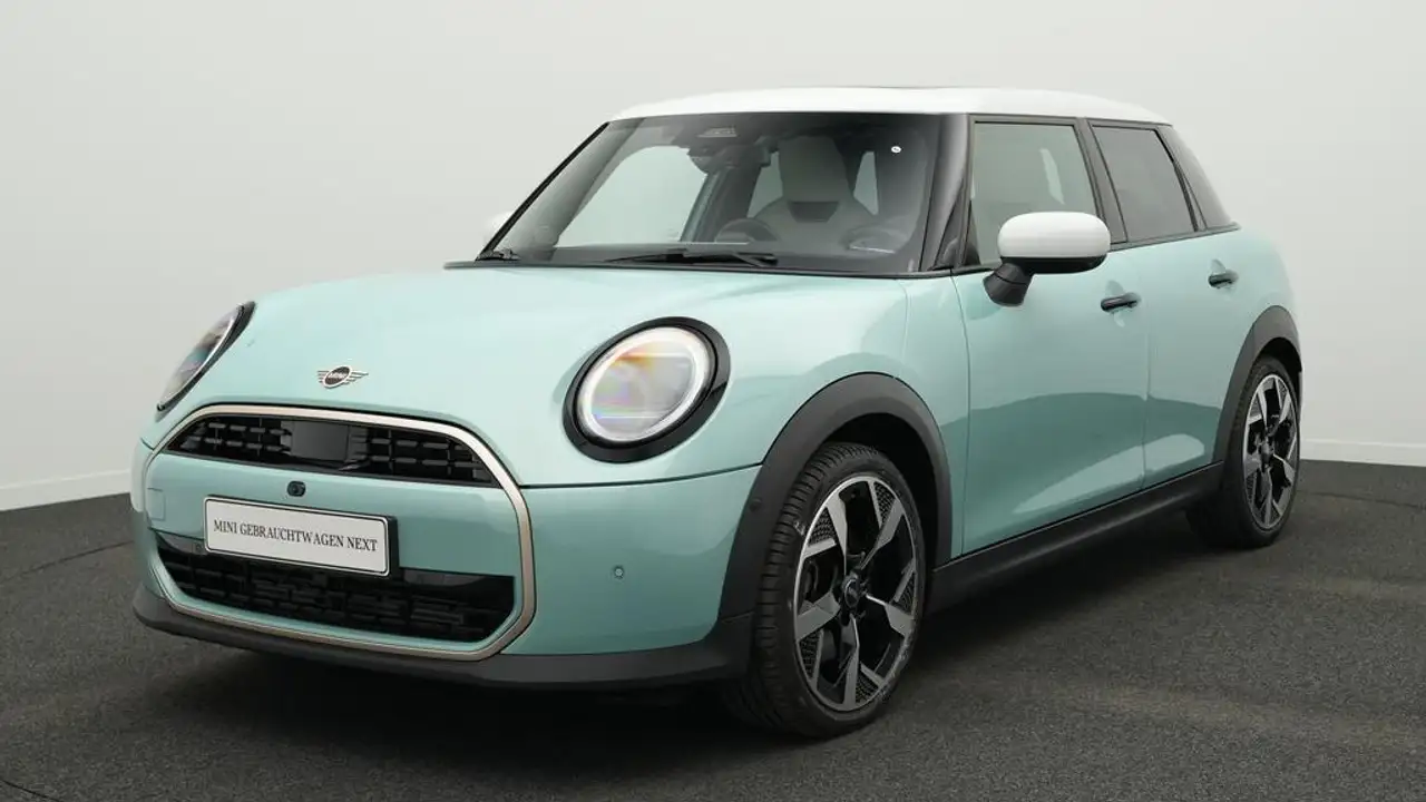 MINI Cooper Favoured Trim