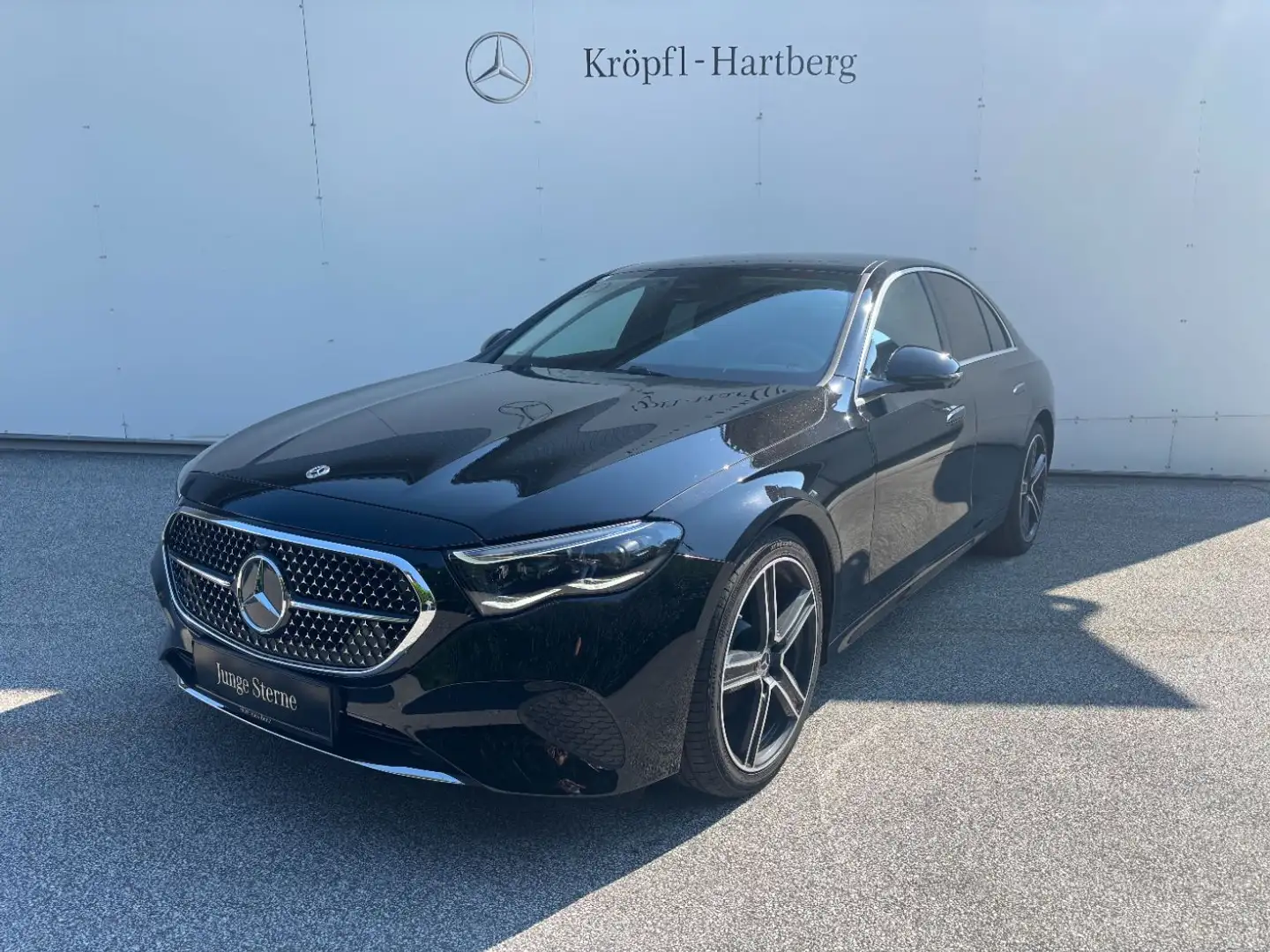 Mercedes-Benz E 200 d Limousine PTS Shz MBUX Ambi Sportpaket Schwarz - 2