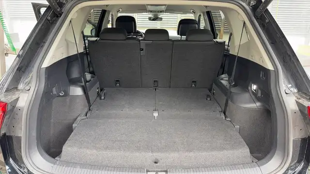 Volkswagen Tiguan Allspace view 14