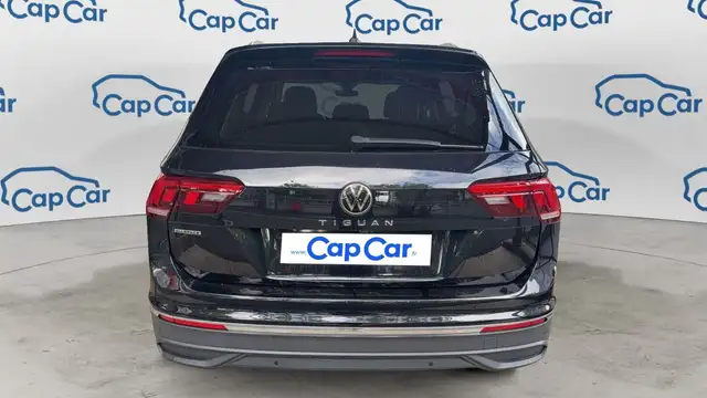 Volkswagen Tiguan Allspace view 3