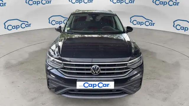 Volkswagen Tiguan Allspace view 5