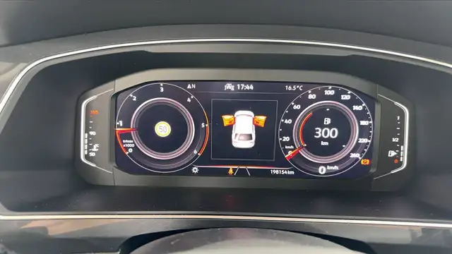 Volkswagen Tiguan Allspace view 12