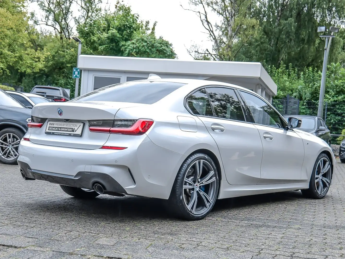 BMW 330 d M Sport LC Prof. Standhzg. Komfortzg. Shz Bianco - 2