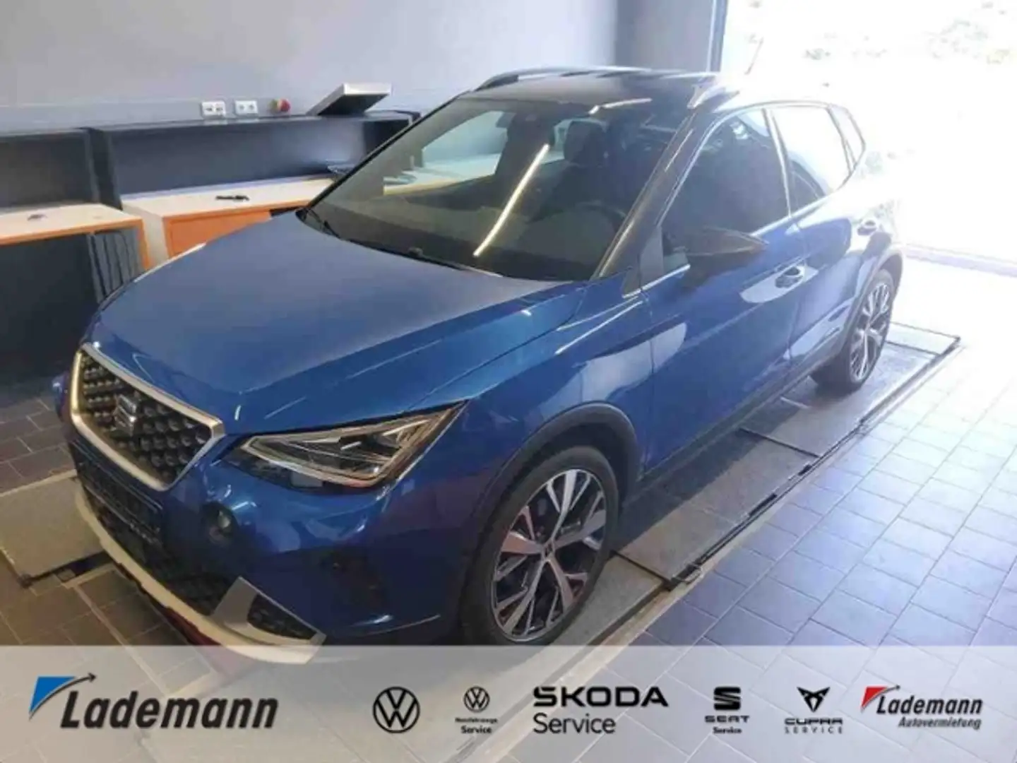 SEAT Arona 1.0 TSI DSG Xperience LED+KAMERA+ACC+NAVI+ Blau - 1