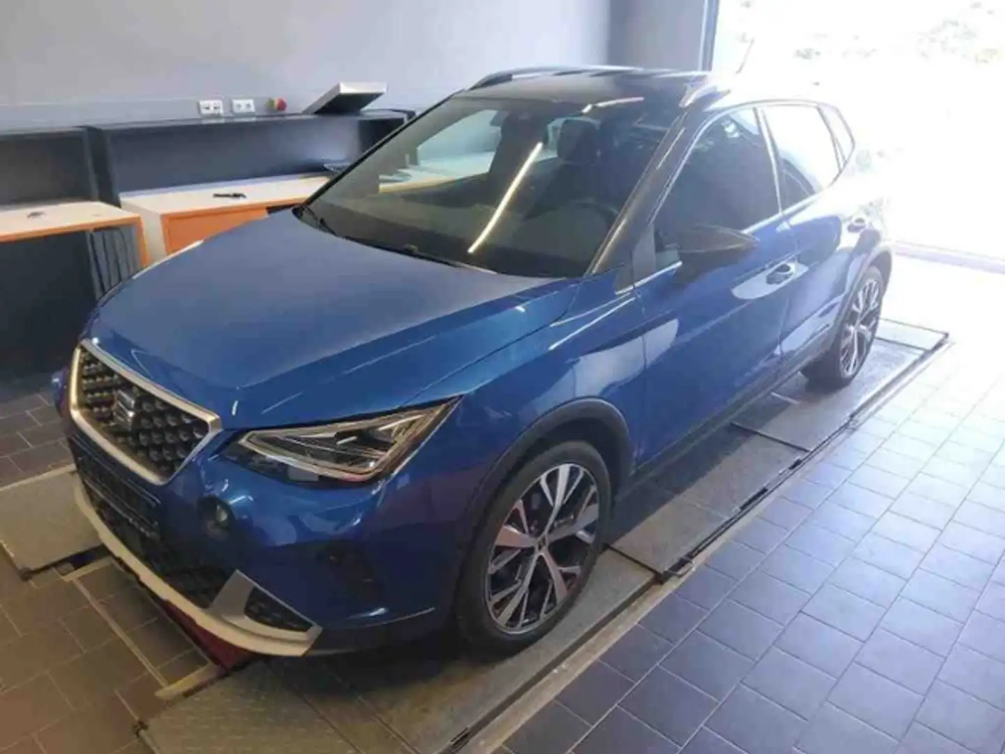 SEAT Arona 1.0 TSI DSG Xperience LED+KAMERA+ACC+NAVI+ Blau - 2