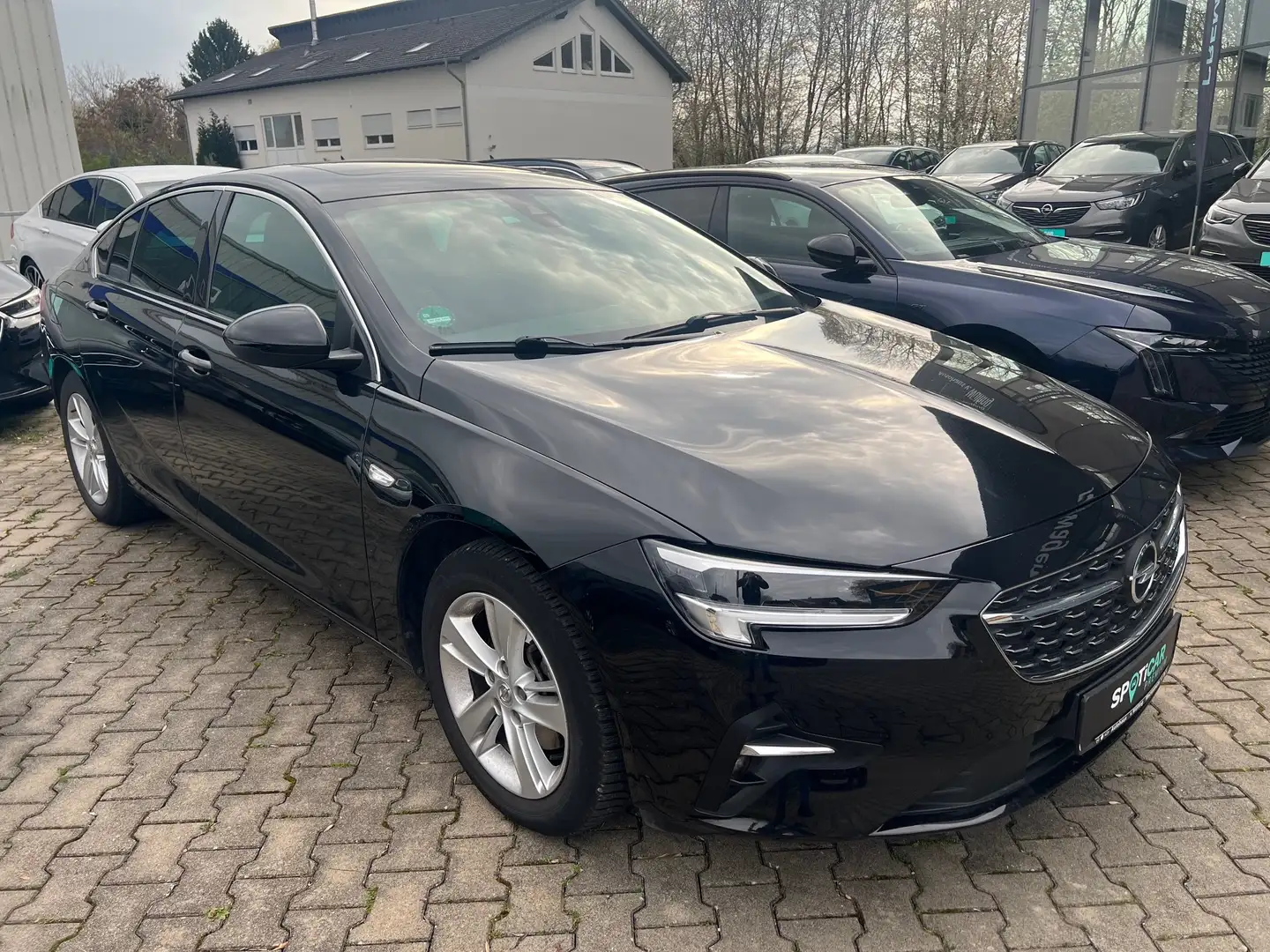 Opel Insignia Grand Sport Elegance 2.0D Automatik +AHK+LEDMatrix Negro - 2