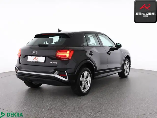 Audi Q2 view 5