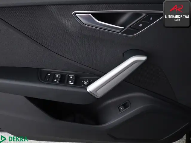 Audi Q2 view 13