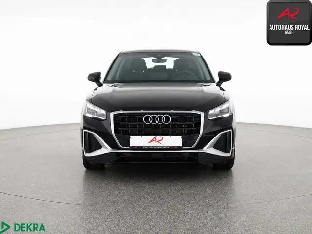 Audi Q2 view 8