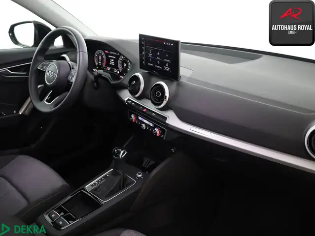 Audi Q2 view 10