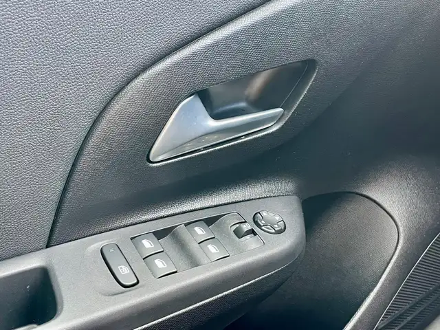 Opel Corsa view 14