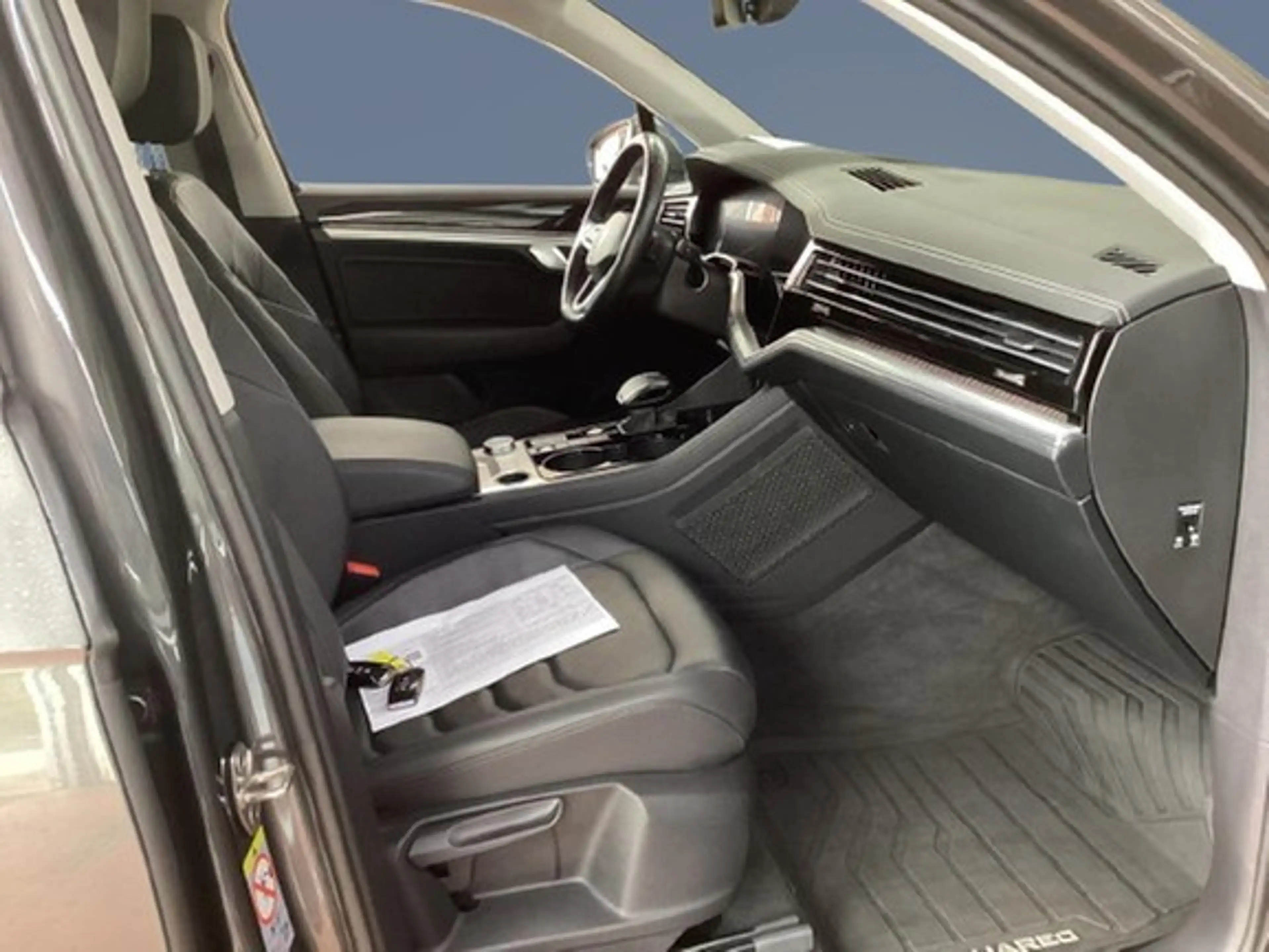 Volkswagen Touareg 3.0 TSI 4Motion ELEGANCE NAVI AHK REARVIEW LEDE... — photo 3