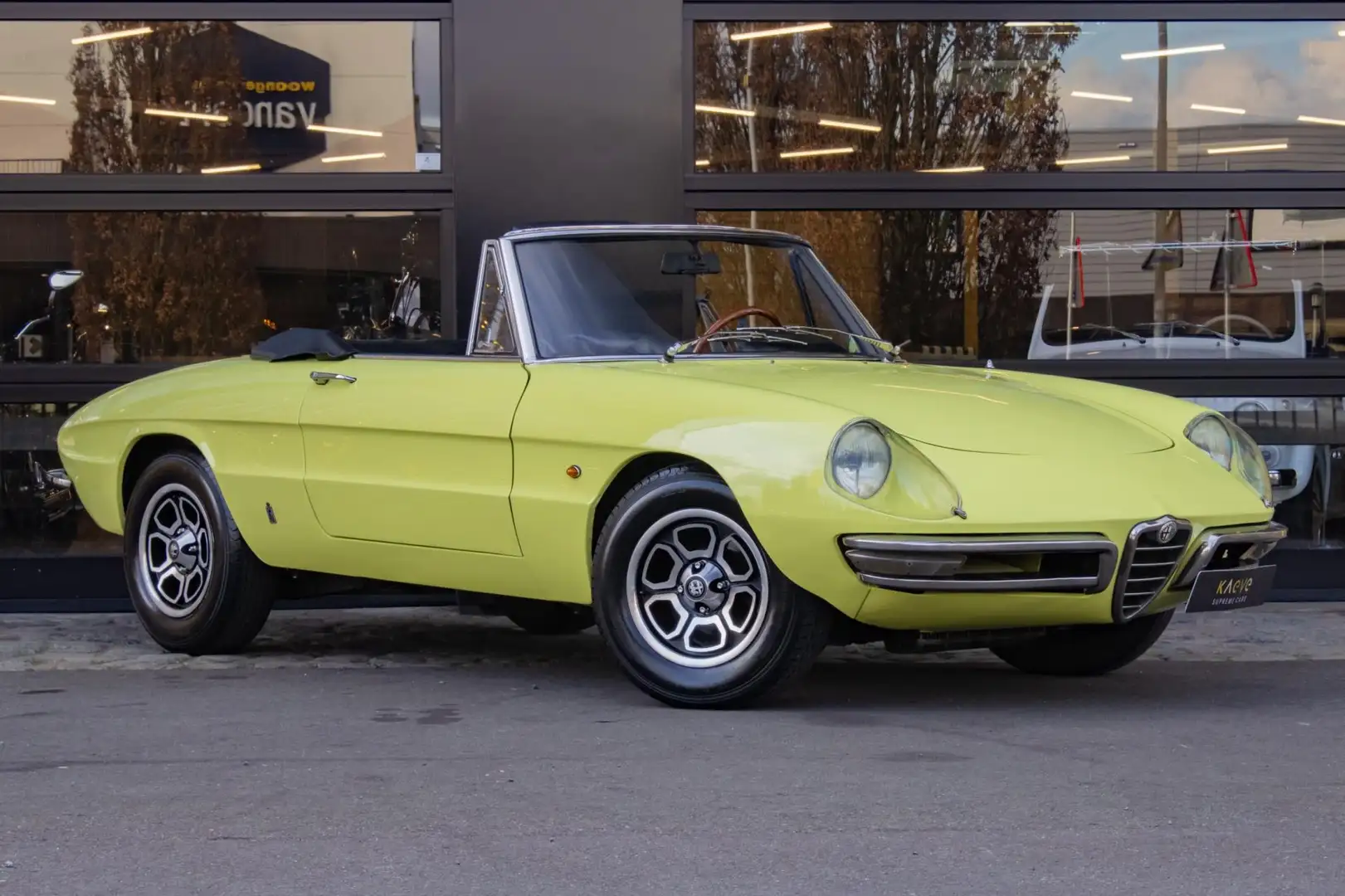 Alfa Romeo Spider 'Duetto'1750 Veloce Жовтий - 1