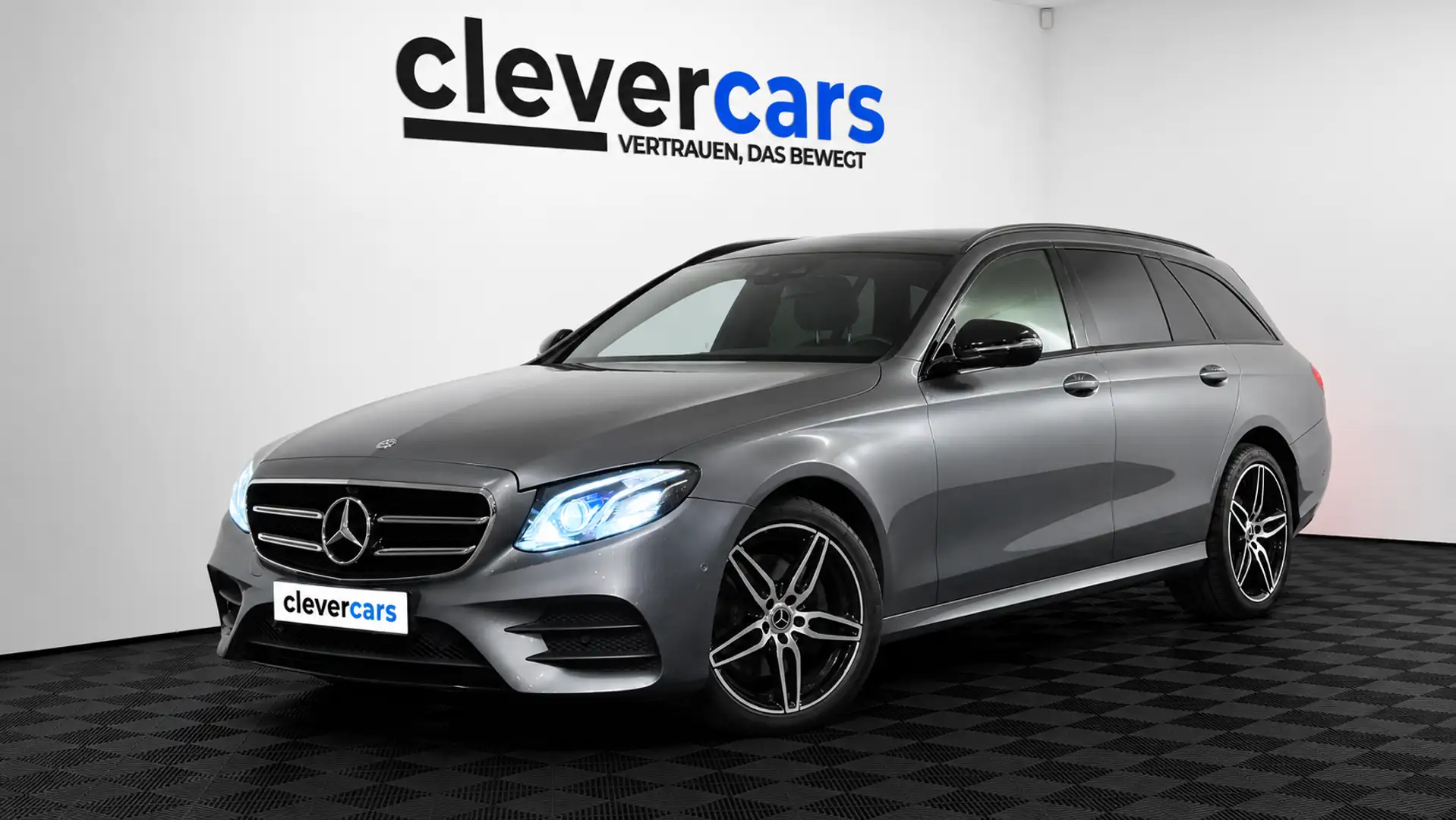 Mercedes-Benz E 220 E-Klasse E 220 d AMG Line 4Matic (EURO 6d) Grau - 1