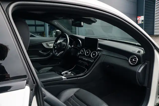 Mercedes-Benz C-Class view 14