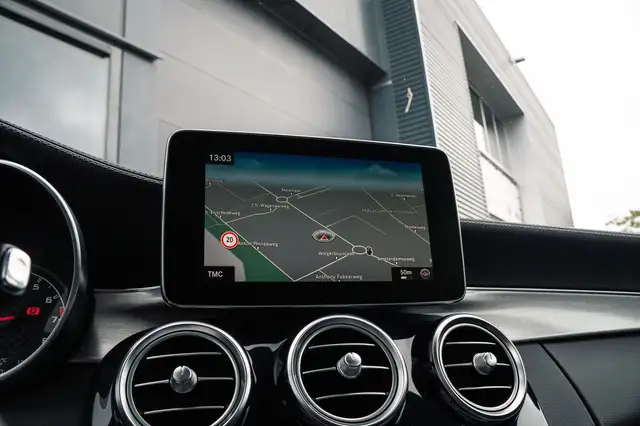 Mercedes-Benz C-Class view 28