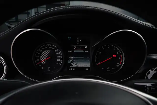 Mercedes-Benz C-Class view 23