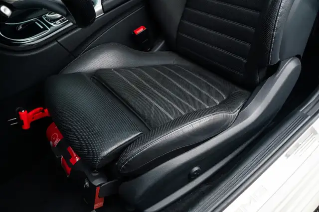 Mercedes-Benz C-Class view 18