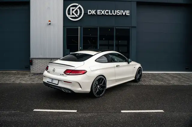 Mercedes-Benz C-Class view 3