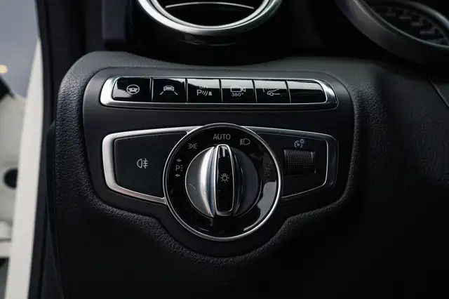 Mercedes-Benz C-Class view 20