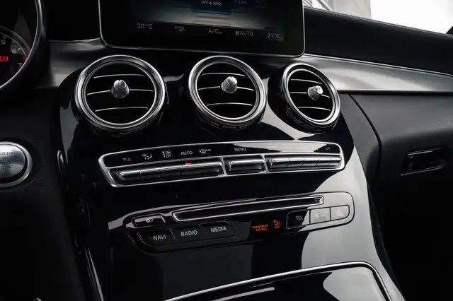 Mercedes-Benz C-Class view 25