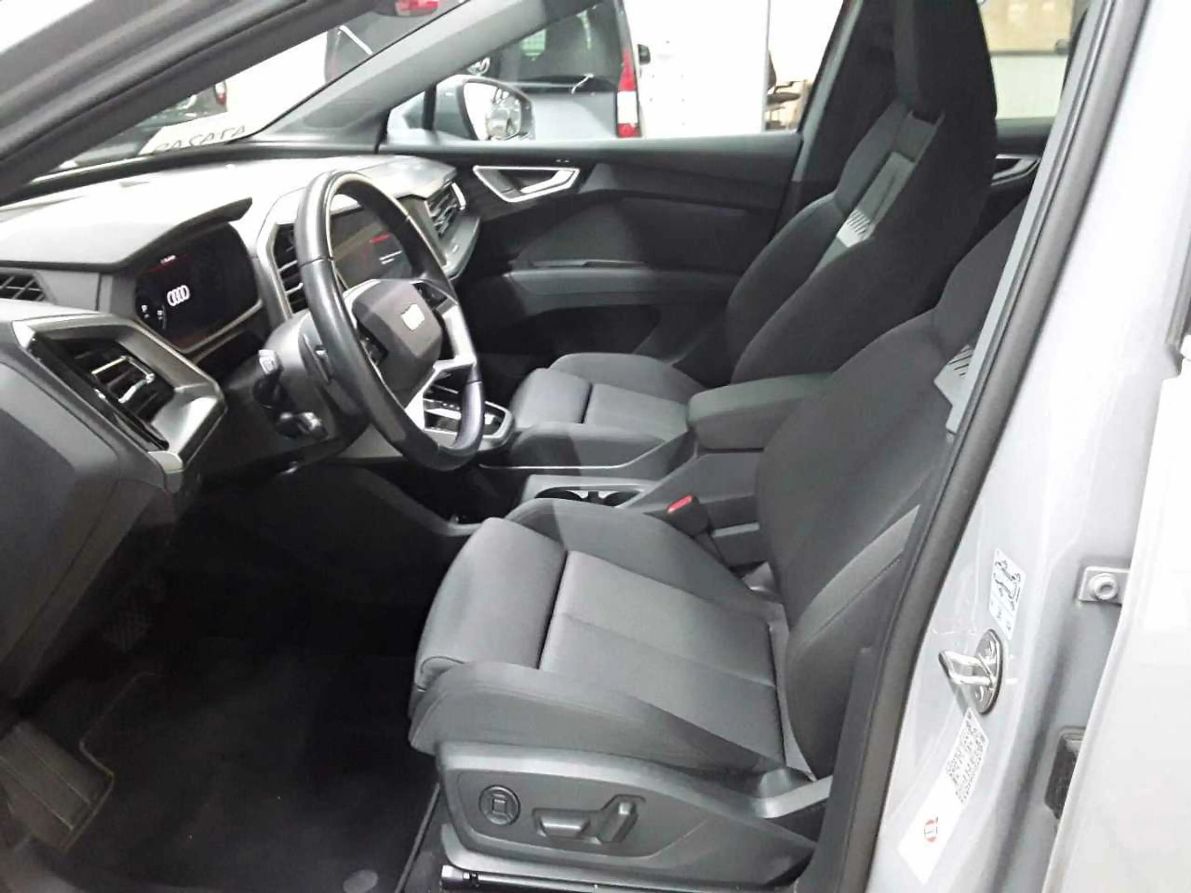 Audi Q4 e-tron 40 — photo 7