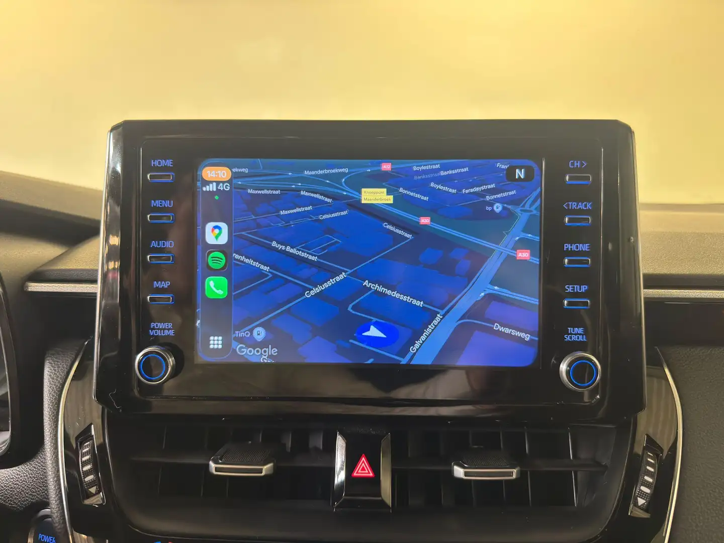 Toyota Corolla 1.8 Hybrid Dynamic | Apple CarPlay / Android Auto Wit - 2