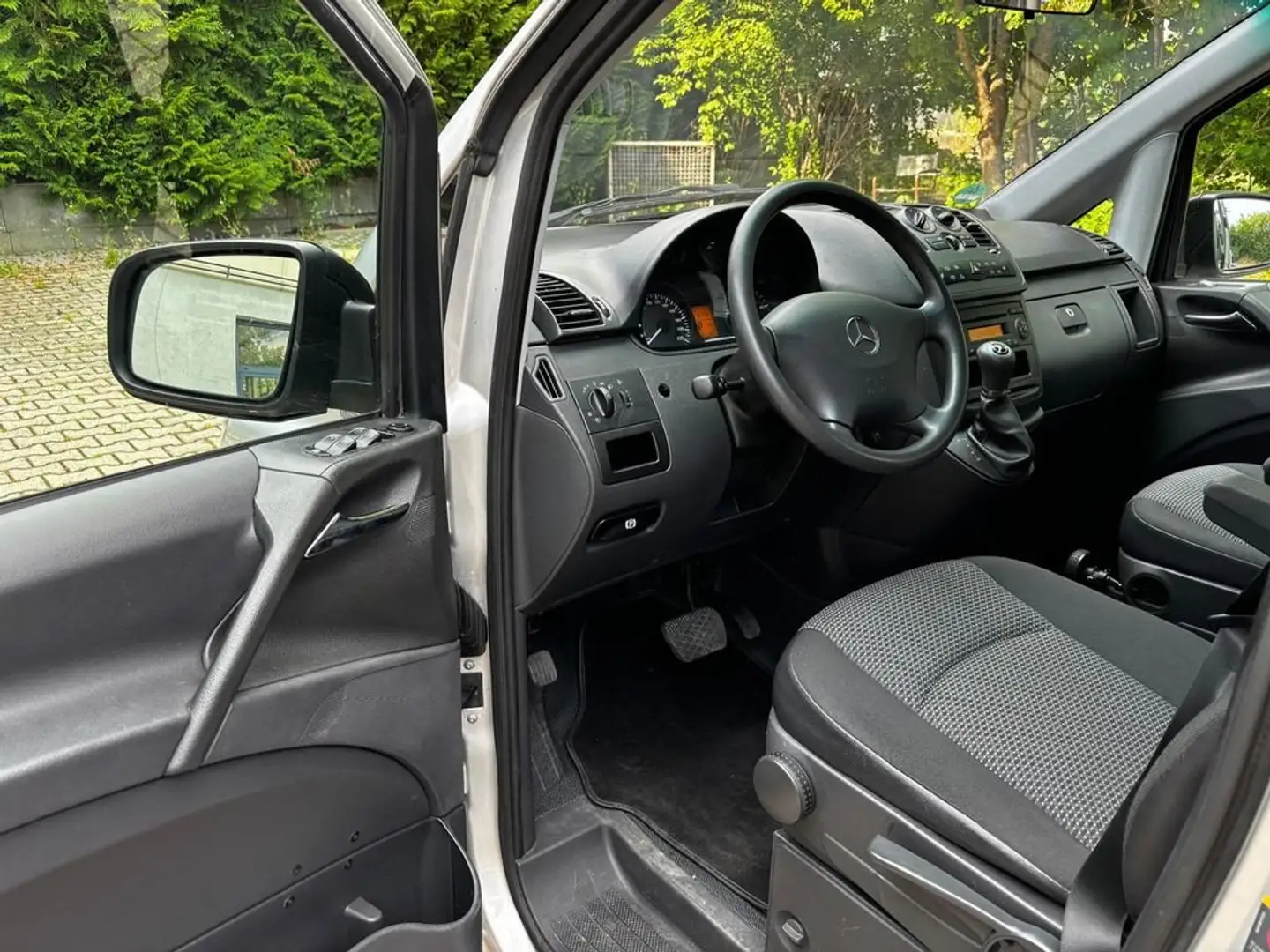 Mercedes-Benz Vito Monospace 116 CDI compact 7 places Gris - 2