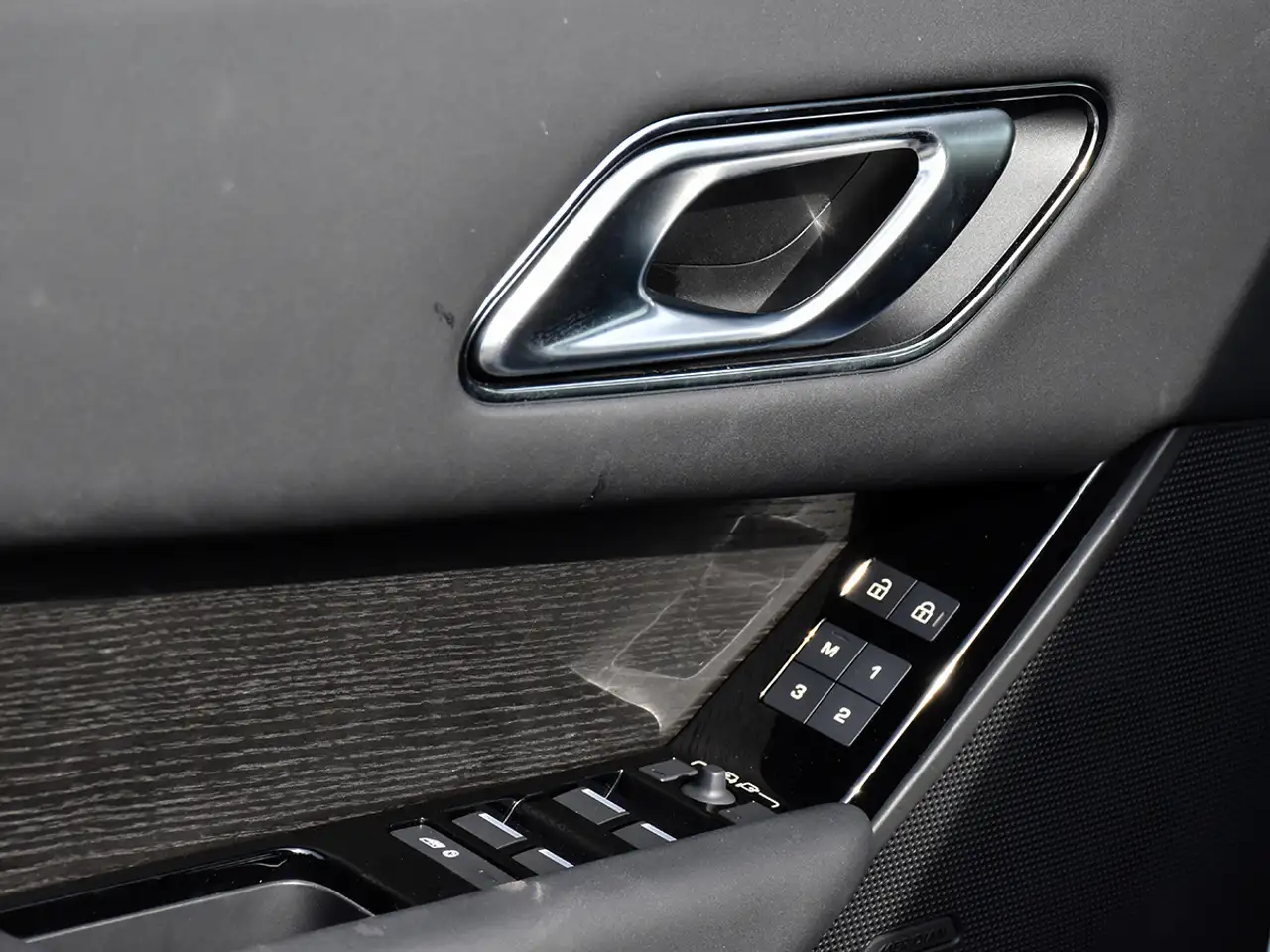 Land Rover Range Rover Velar снимка Land Rover Range Rover Velar