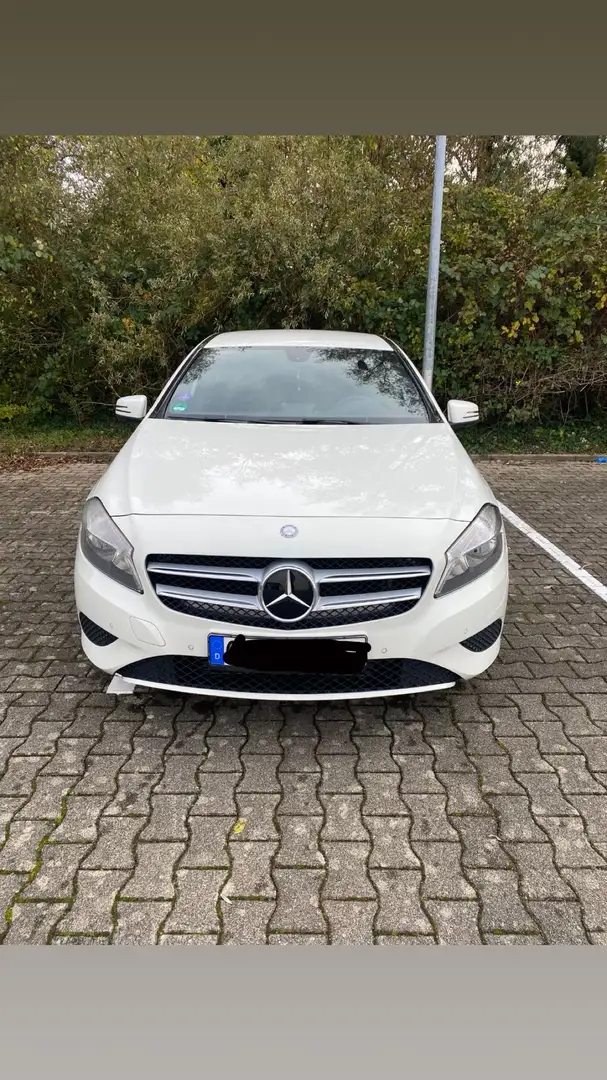 Mercedes-Benz A 180 (BlueEFFICIENCY) Weiß - 2