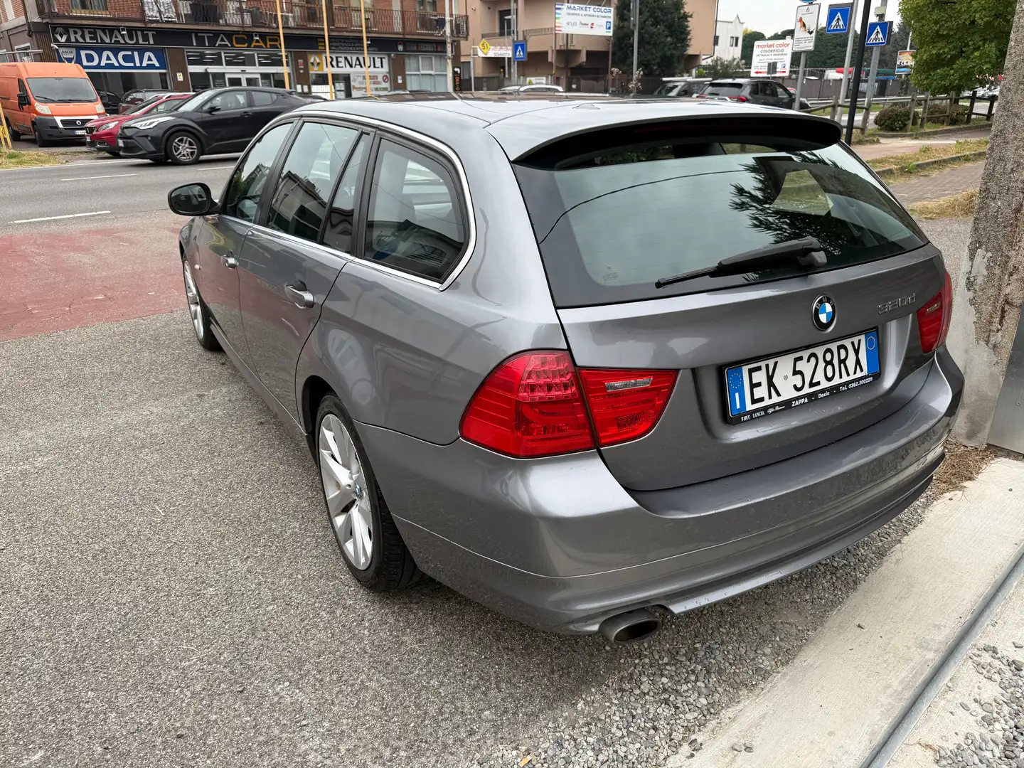 BMW 320 320d Touring Attiva 184cv Gris - 2