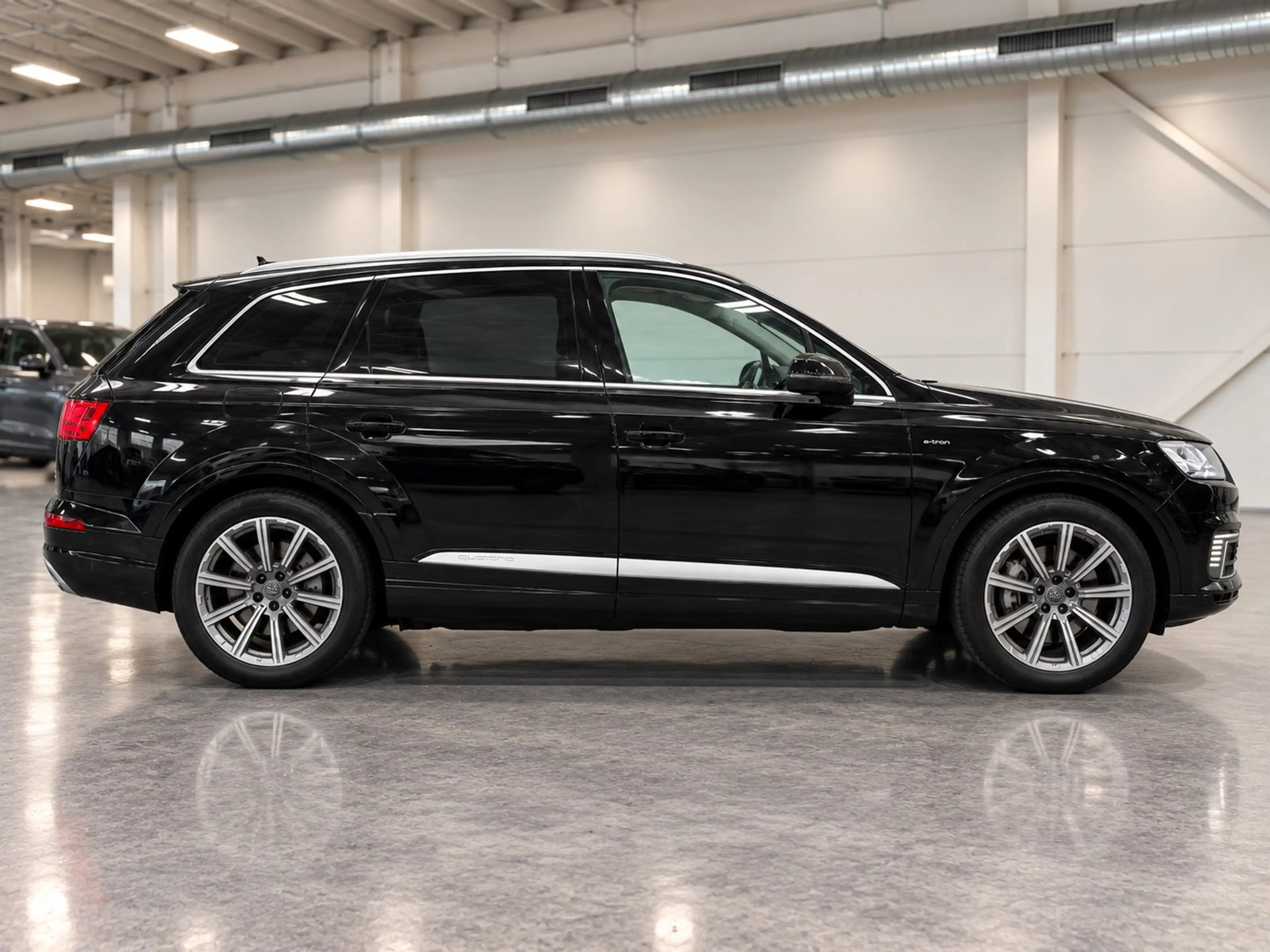Audi Q7 e-tron 3.0 TDi V6 Quattro e-tron Tiptronic (275 kW) — photo 5