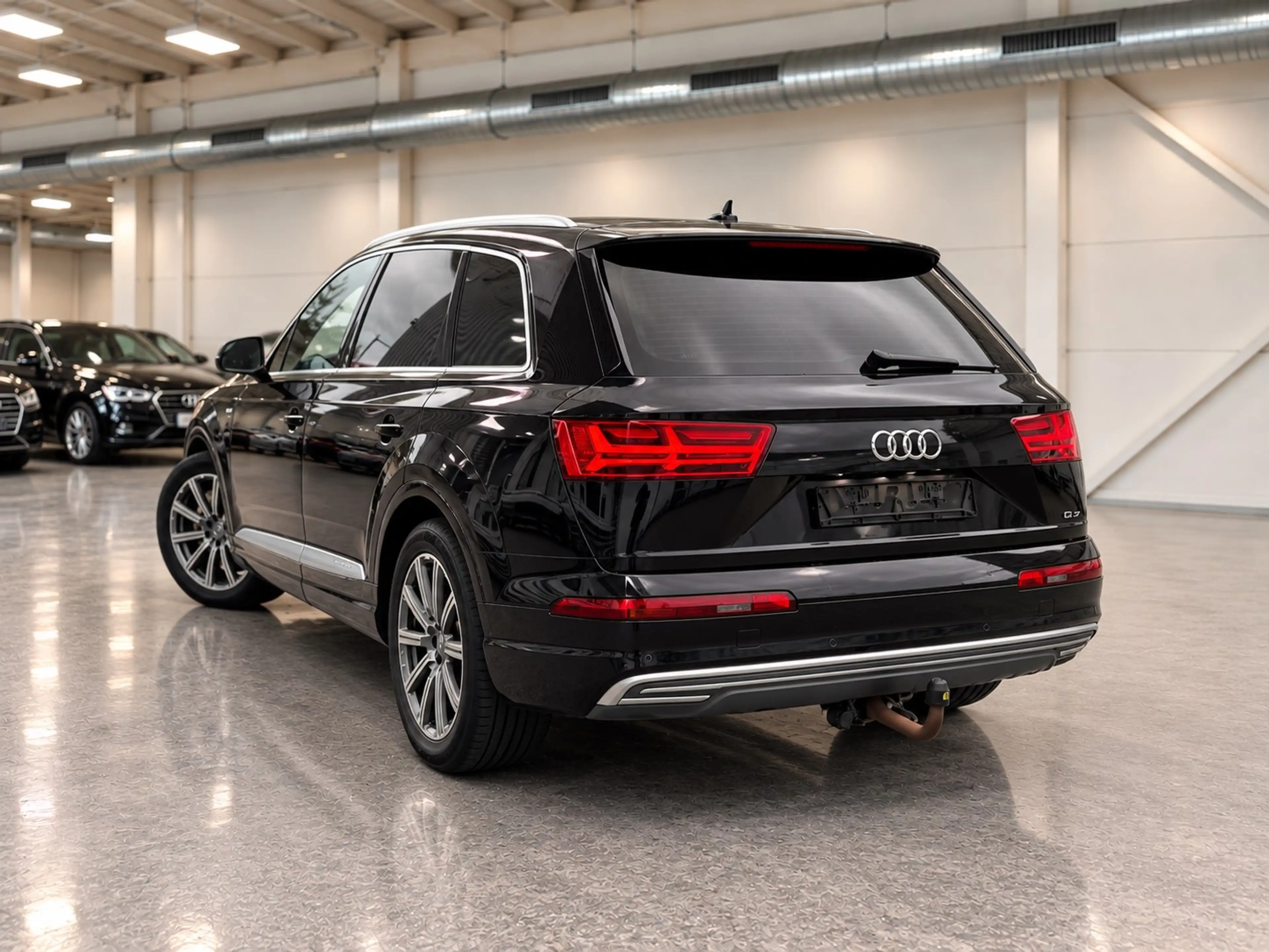 Audi Q7 e-tron 3.0 TDi V6 Quattro e-tron Tiptronic (275 kW) — photo 2