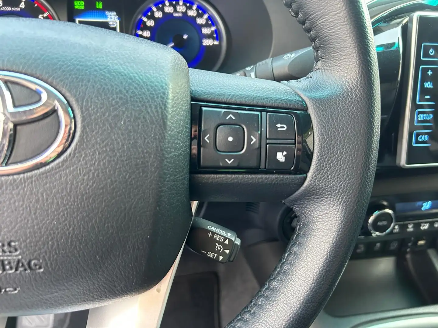 Toyota Hilux 2.4 D-4D 4WD LOUNGE/ SPORT PACK/ € 30850+ Gris - 2