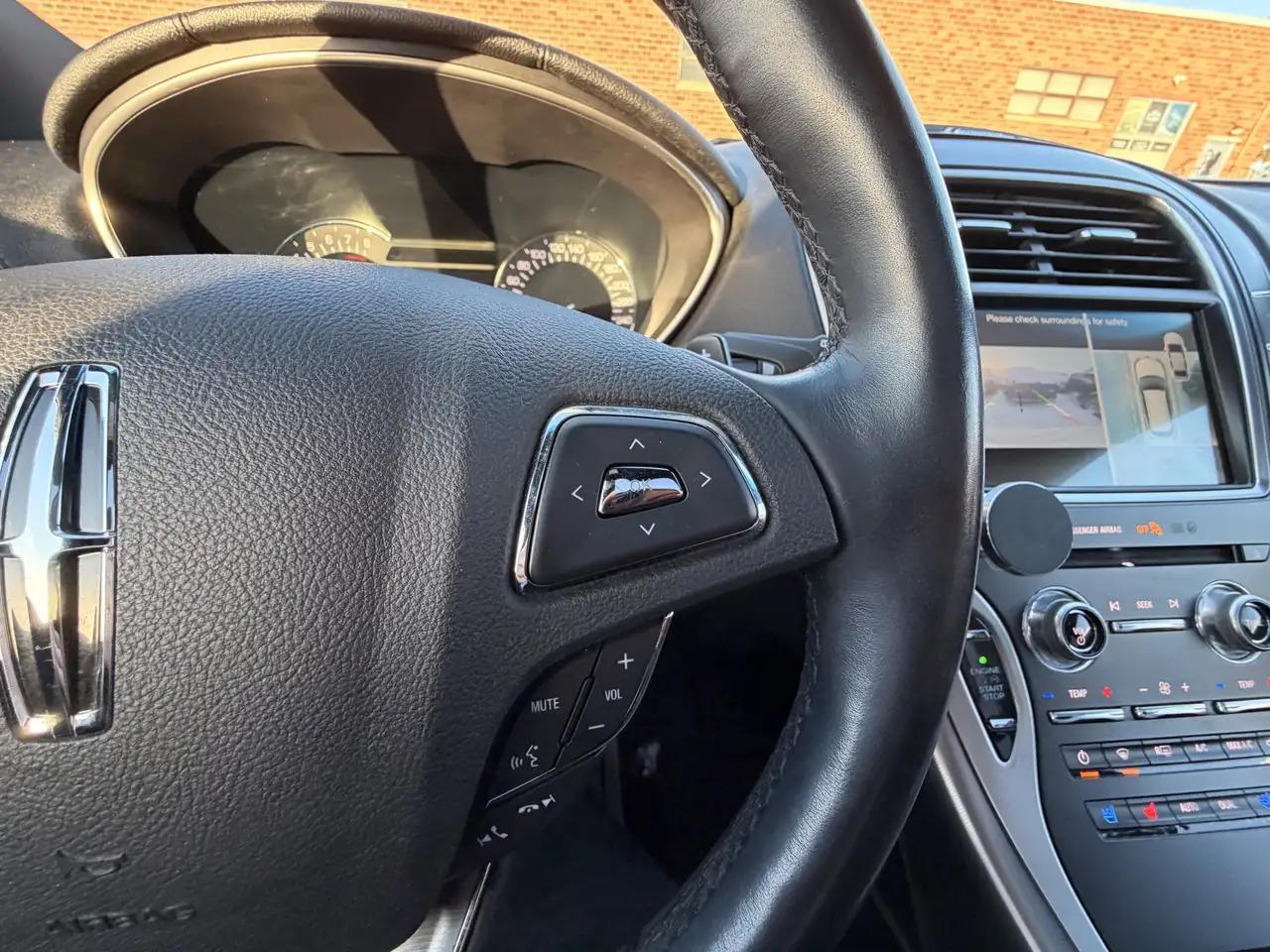 Lincoln MKX photo Lincoln MKX