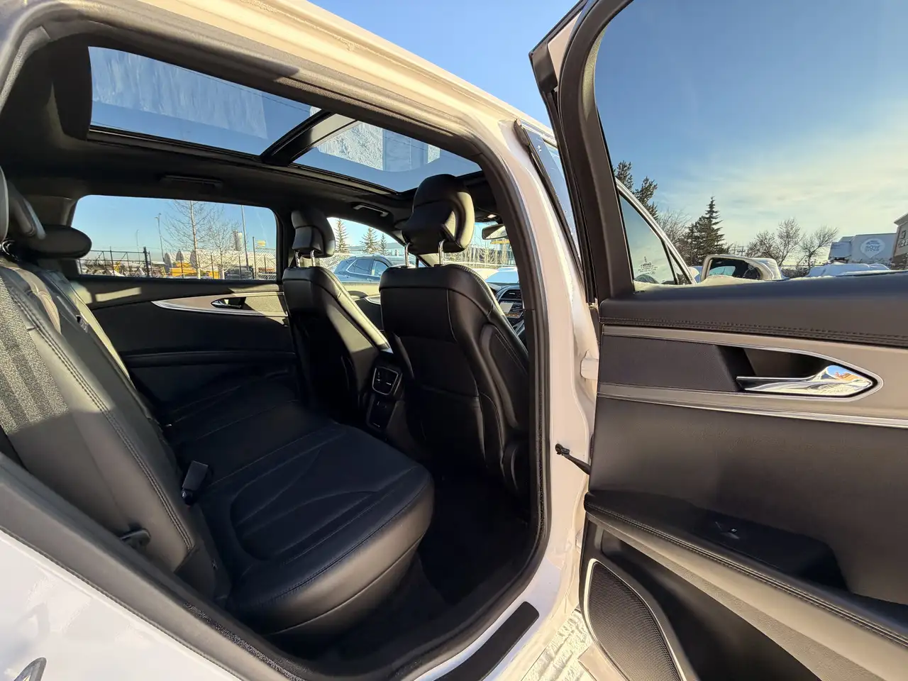 Lincoln MKX photo Lincoln MKX