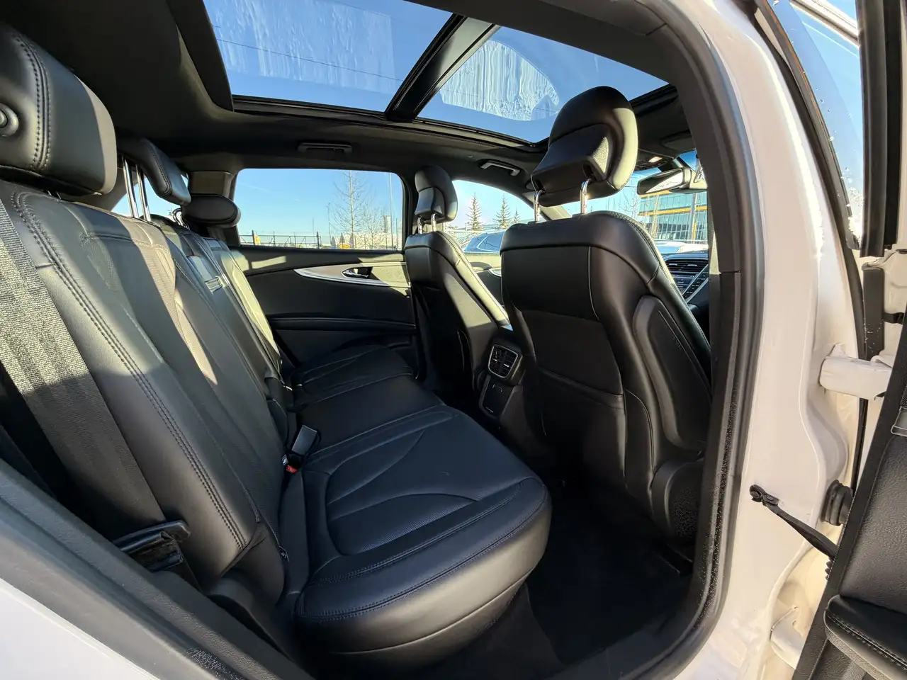 Lincoln MKX photo Lincoln MKX