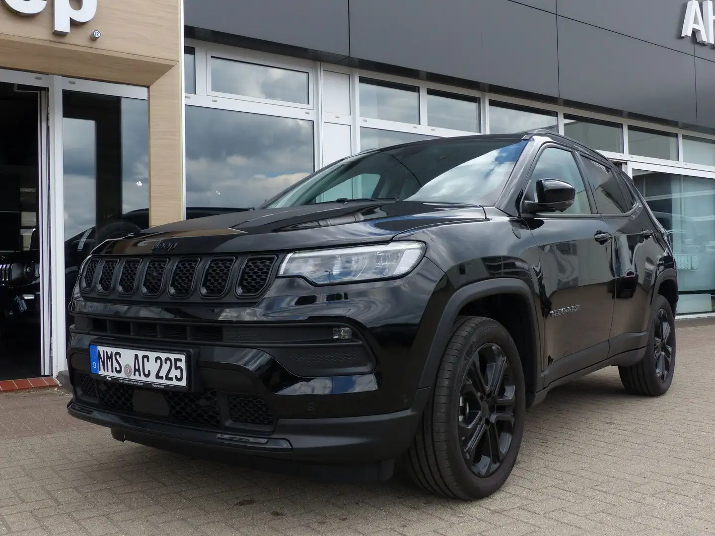 Jeep Compass North Star MHEV Panorama*Winterpaket* Zwart - 1