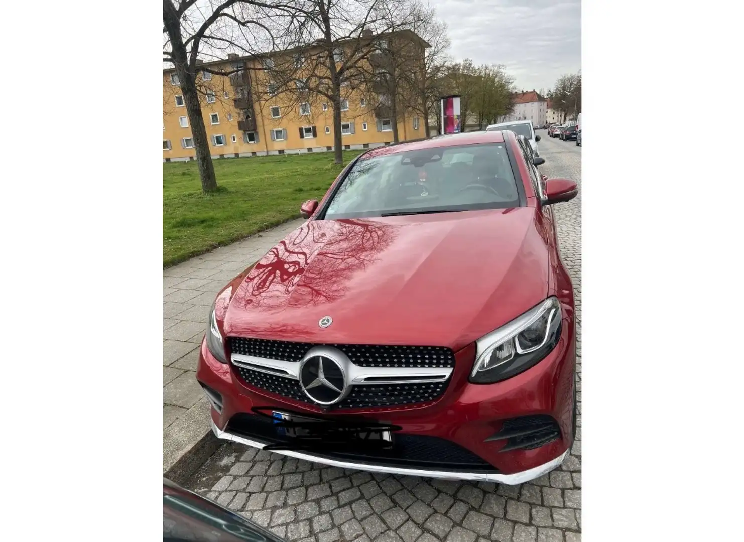 Mercedes-Benz GLC 300 Coupe 4Matic 9G-TRONIC AMG Line Rouge - 1