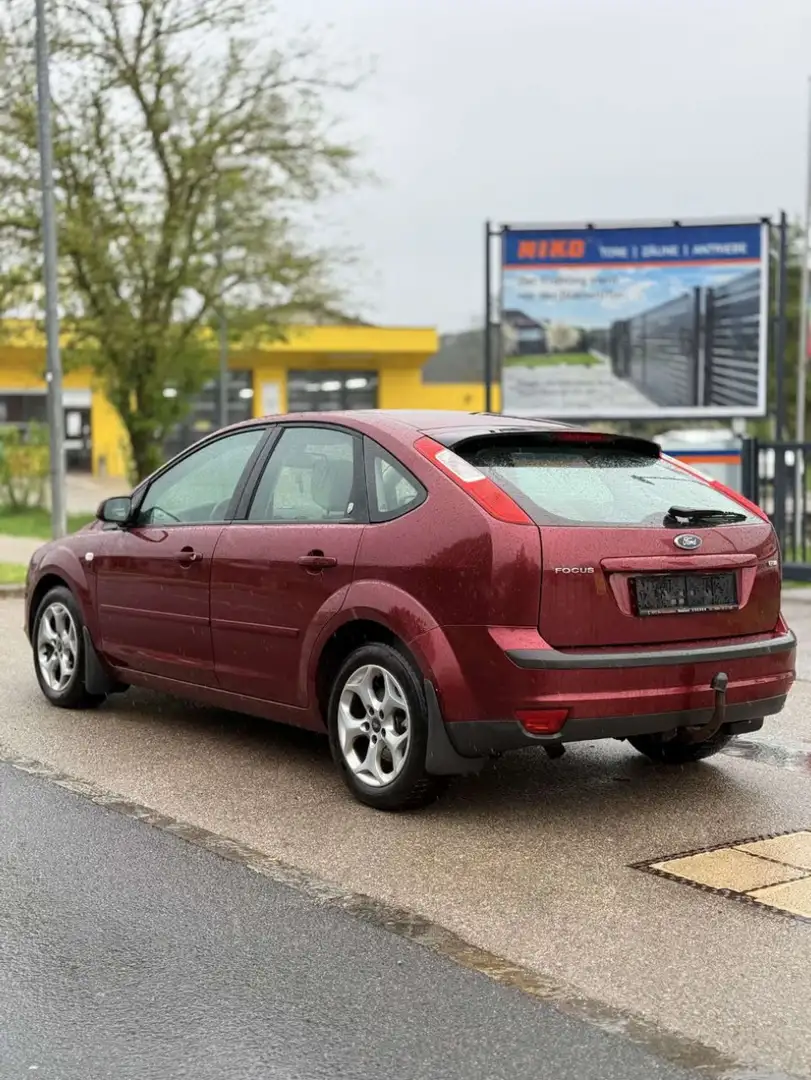 Ford Focus 2.0 TDCi Ghia Rot - 1