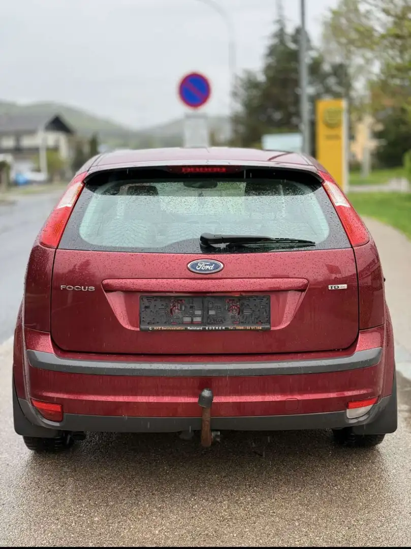 Ford Focus 2.0 TDCi Ghia Rot - 2
