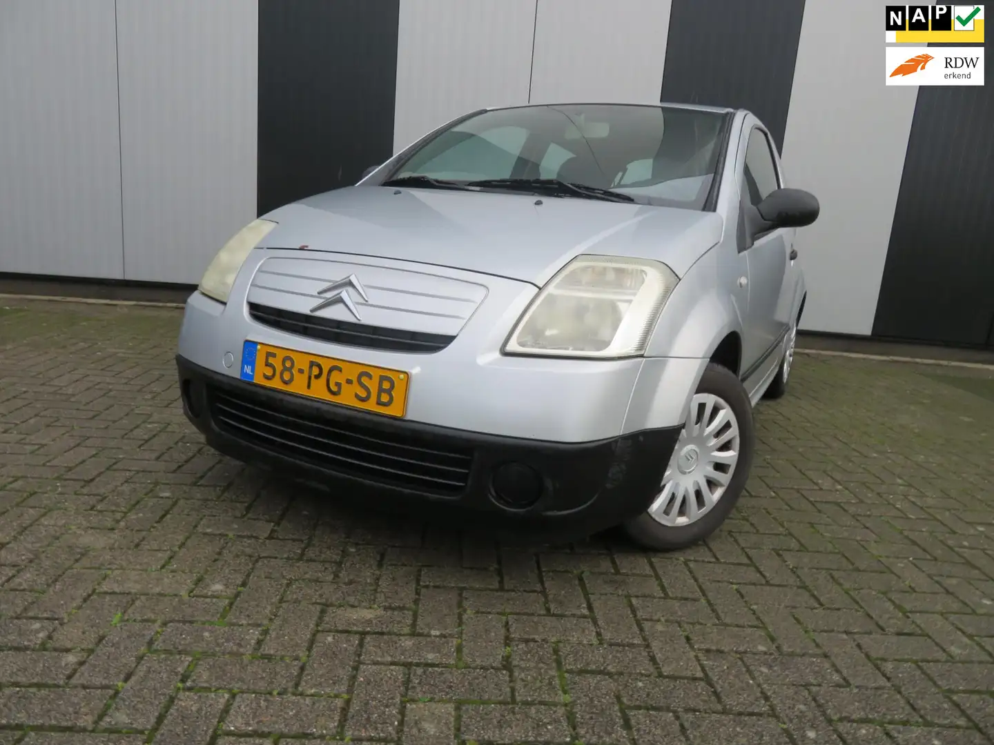 Citroen C2 1.1i Ligne Prestige Grijs - 1