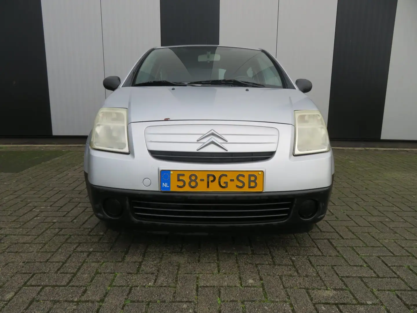 Citroen C2 1.1i Ligne Prestige Grijs - 2