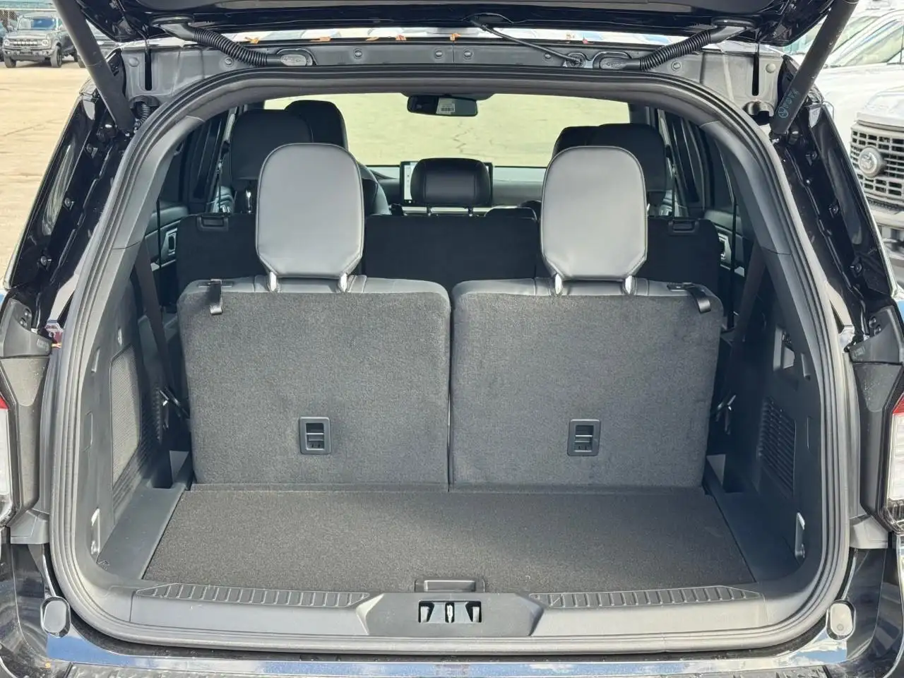 Ford Explorer photo Ford Explorer