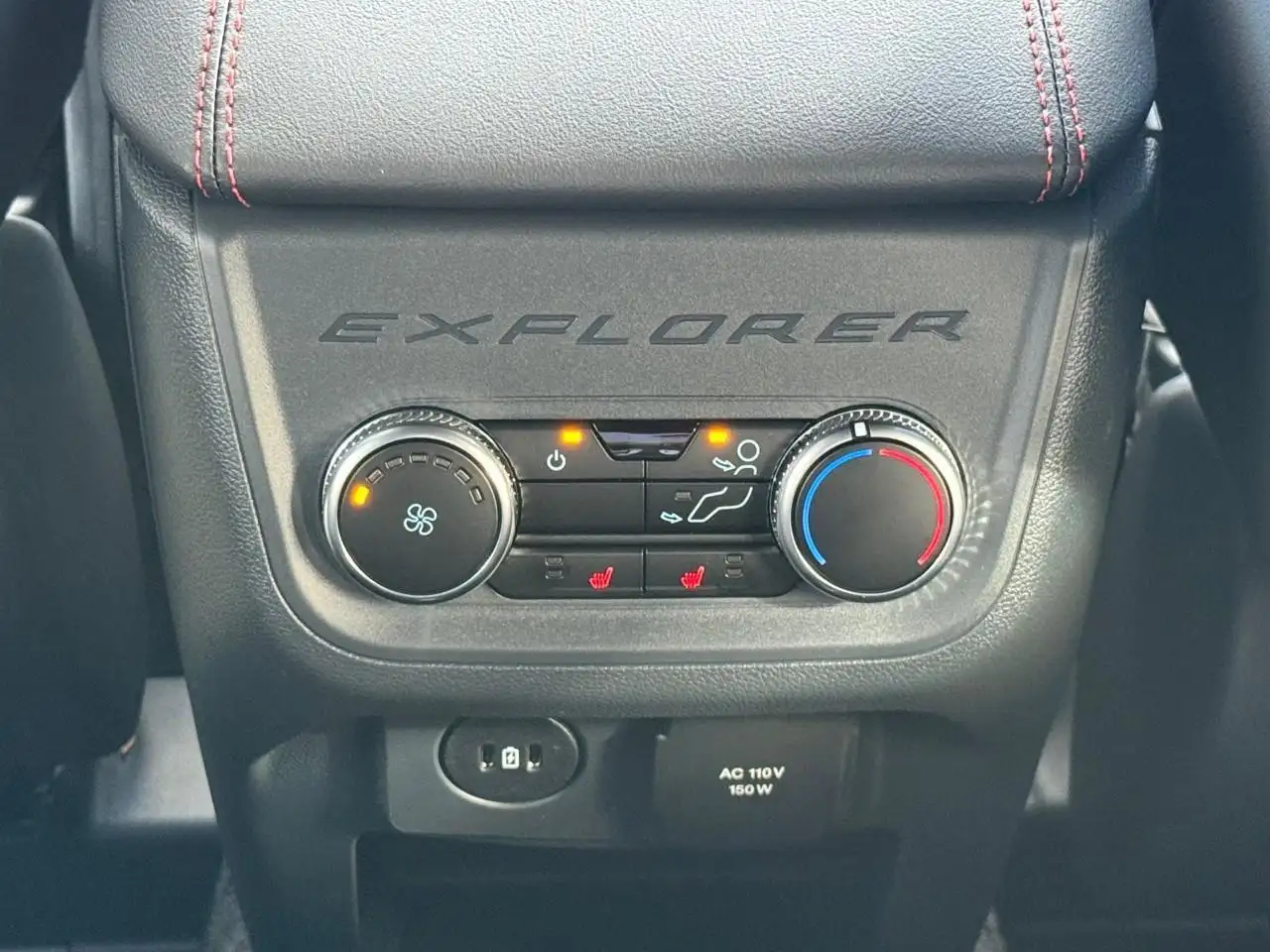 Ford Explorer photo Ford Explorer