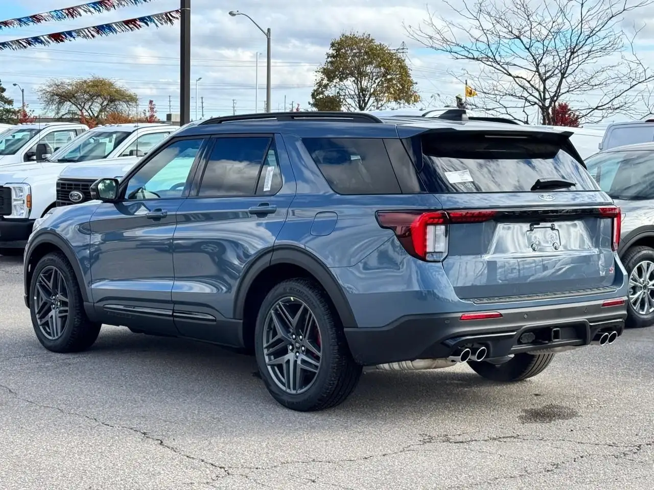 Ford Explorer photo Ford Explorer