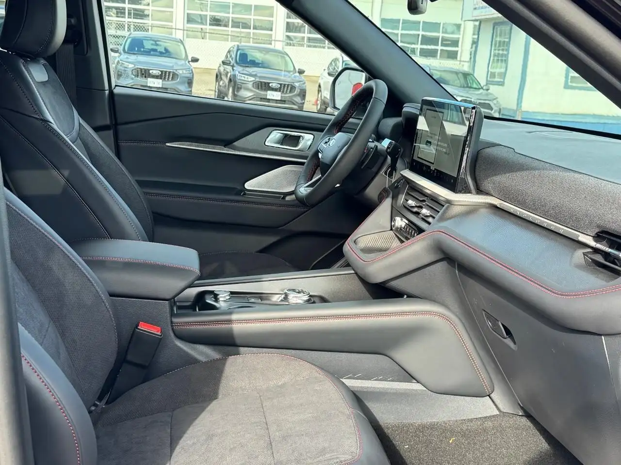 Ford Explorer photo Ford Explorer