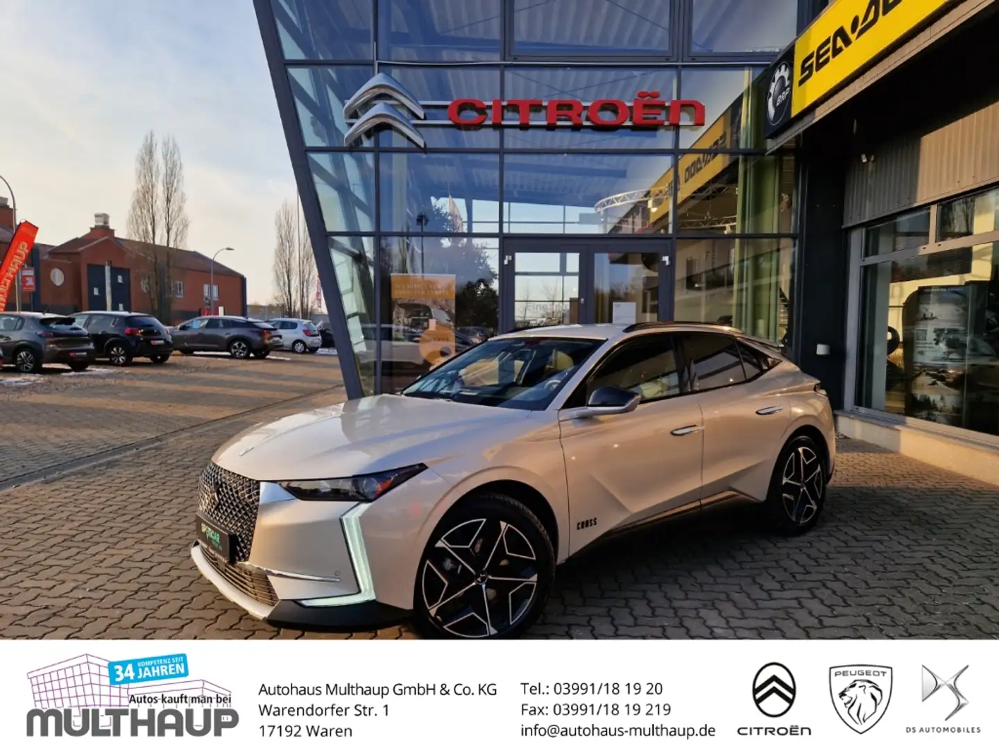 DS Automobiles DS 4 Cross Trocadero BlueHDi 130 LED Leder SHZ Grau - 1