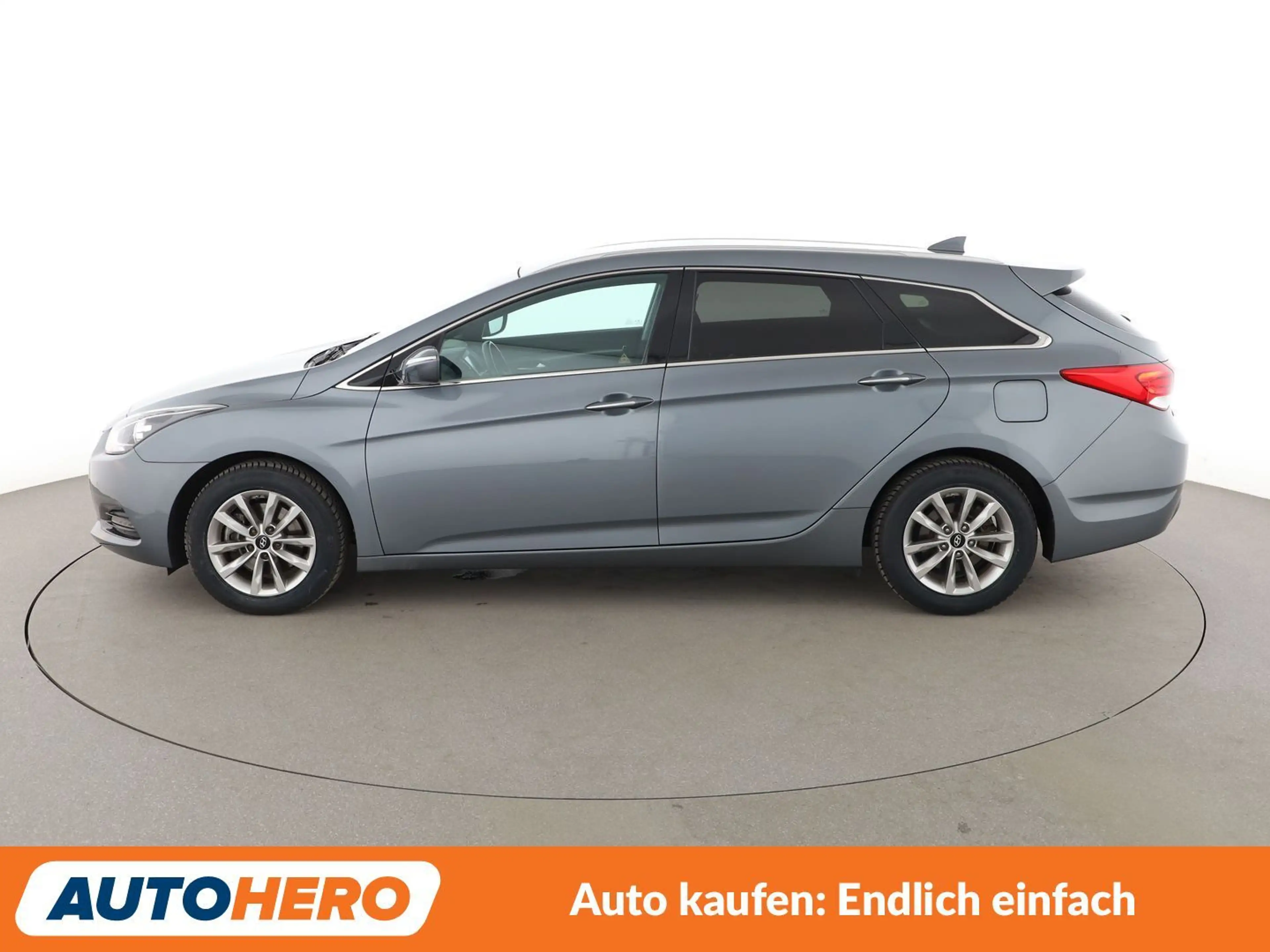 Hyundai i40 1.6 Trend Blue*NAVI*TEMPO*CAM*PDC*SHZ* — photo 3