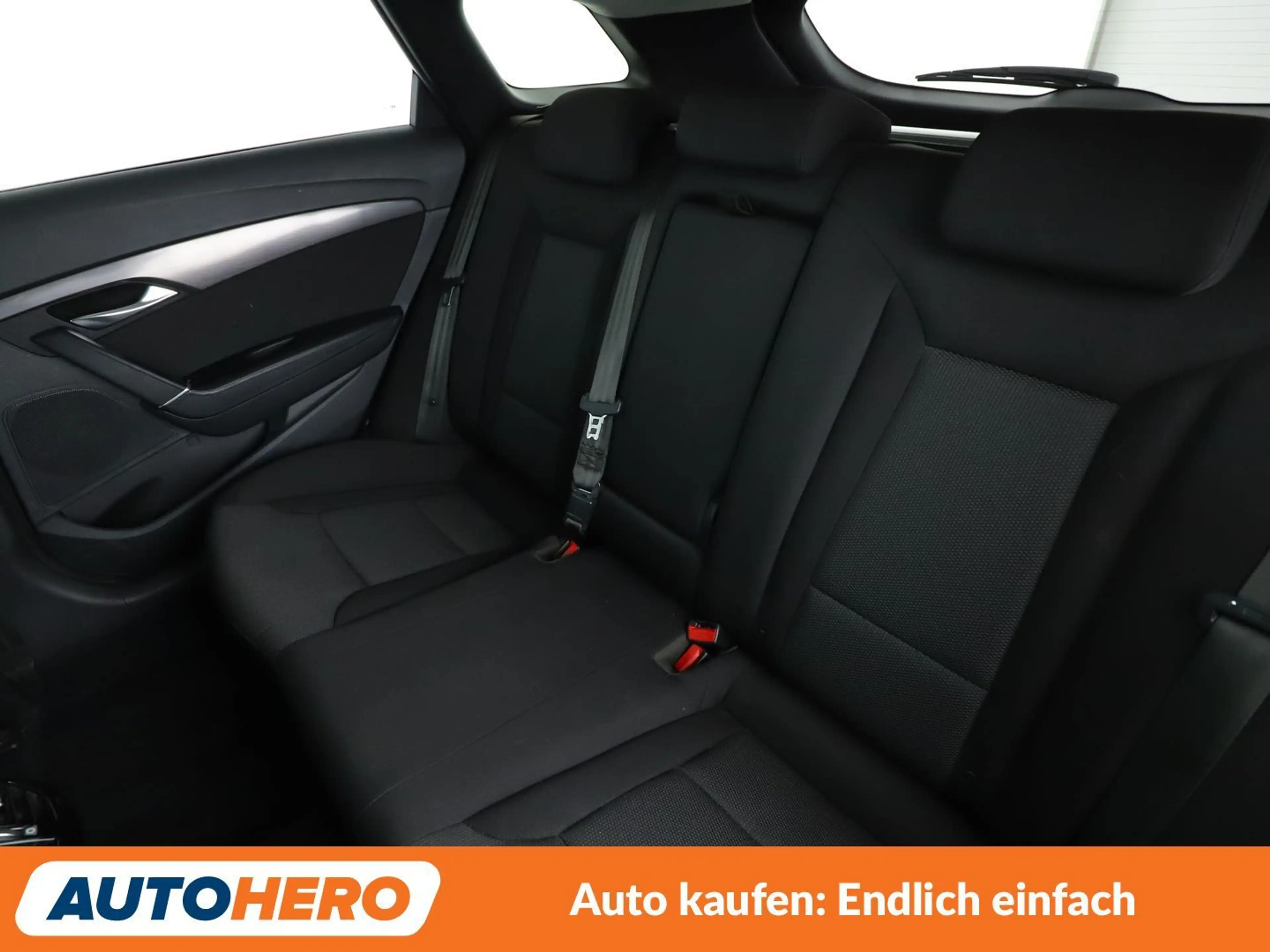Hyundai i40 1.6 Trend Blue*NAVI*TEMPO*CAM*PDC*SHZ* — photo 14